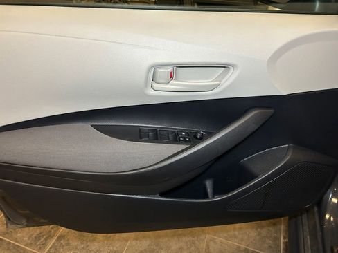 Used 2025 Toyota Corolla LE w/ Convenience Package FWD image 20