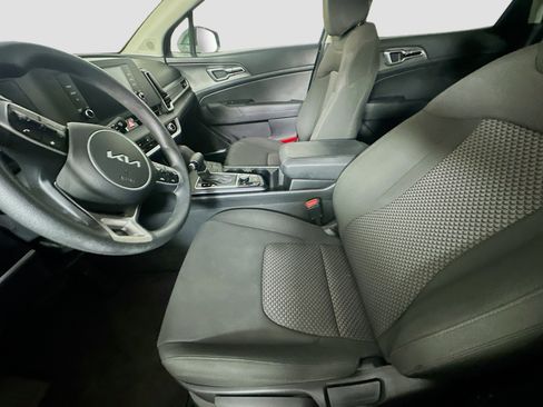 Used 2025 Kia Sportage LX FWD image 13