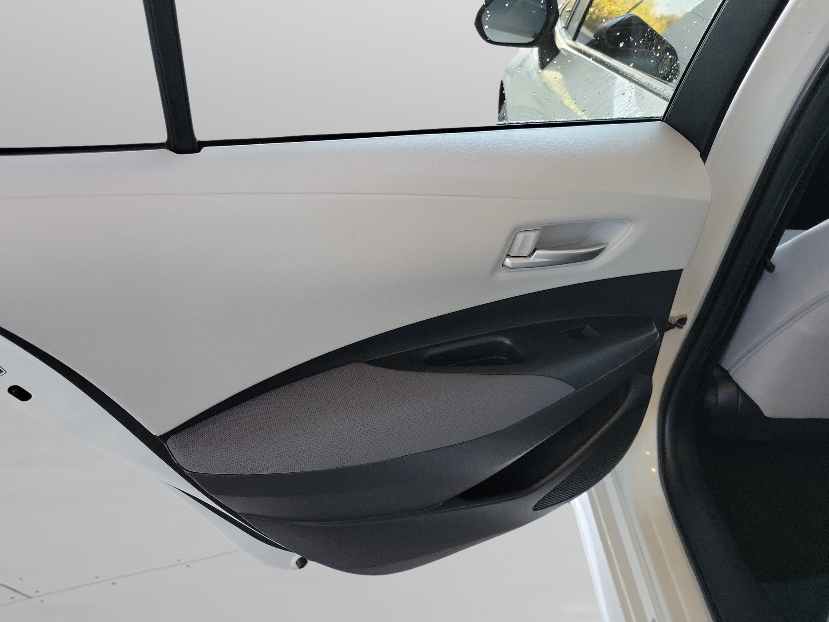 Used 2020 Toyota Corolla LE FWD image 20