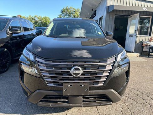 Used 2026 Nissan Rogue SV AWD/4WD image 2