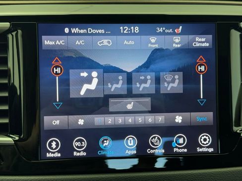 Used 2018 Chrysler Pacifica Touring-L w/ Advanced Safetytec Group image 24