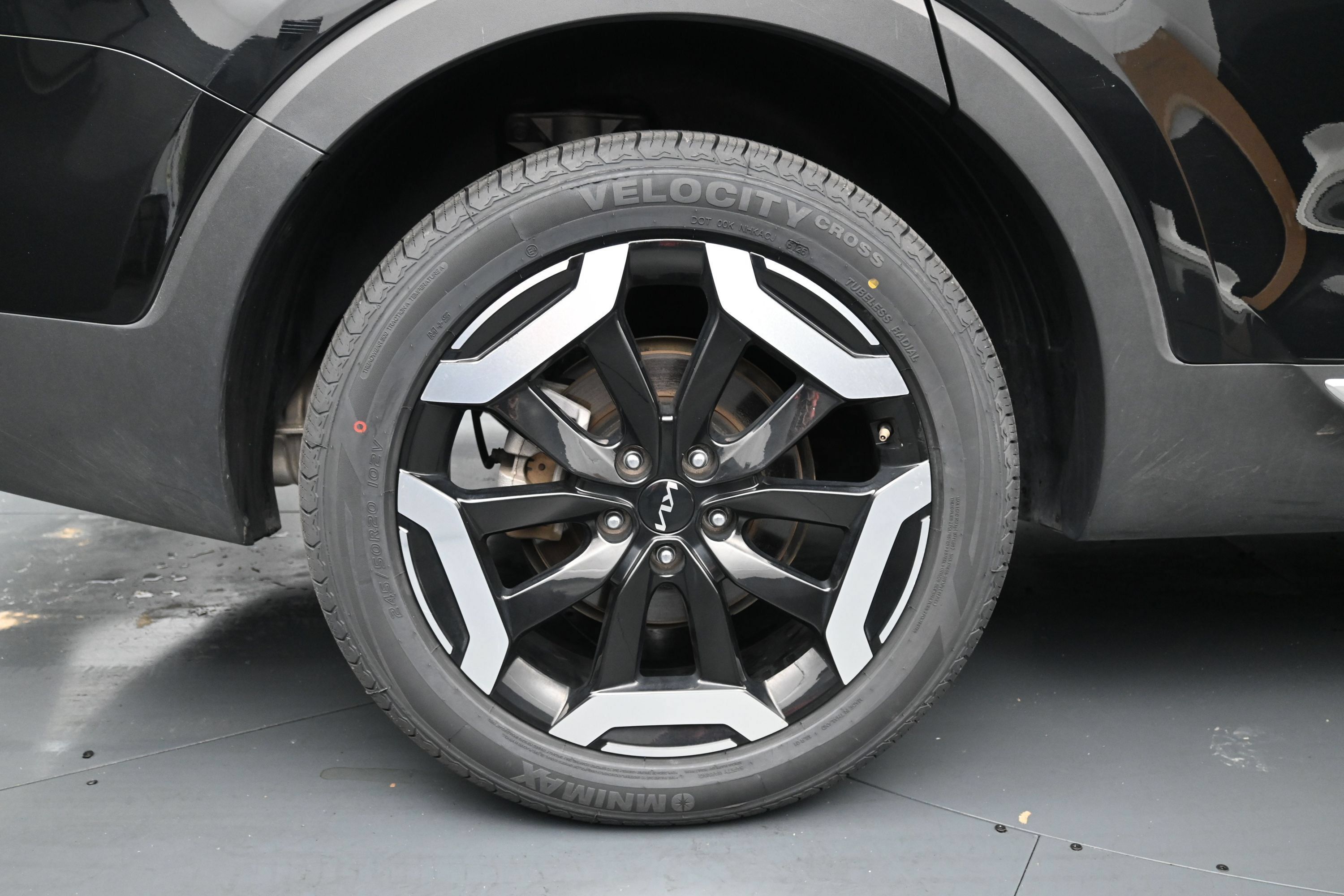 Used 2025 Kia Telluride S FWD image 9