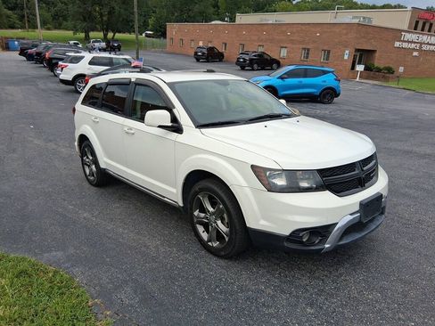 Used 2017 Dodge Journey Crossroad w/ Popular Equipment Group FWD image 3
