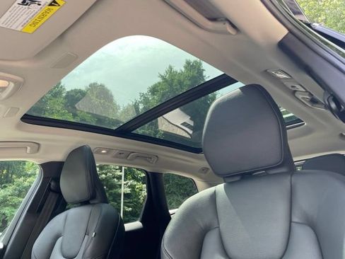 Certified 2023 Volvo XC60 B5 Plus w/ Climate Package AWD/4WD image 24