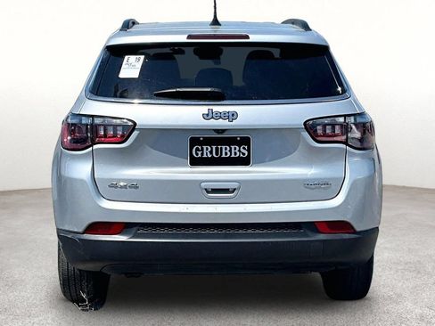 Used 2024 Jeep Compass Latitude AWD/4WD image 5