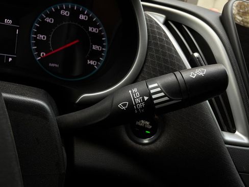 Used 2022 Chevrolet Malibu LS FWD image 36