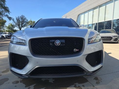 Used 2020 Jaguar F-PACE SVR image 2