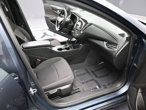 Used 2019 Chevrolet Malibu LT FWD image 19