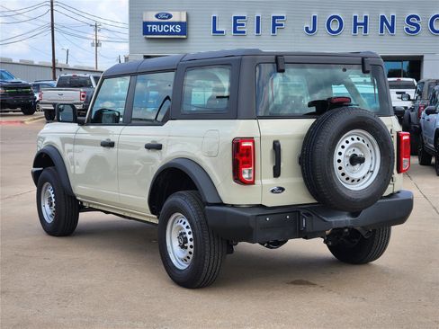 New 2025 Ford Bronco 4-Door AWD/4WD image 3