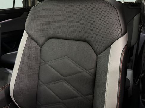 Certified 2026 Volkswagen Atlas Peak Edition AWD/4WD image 19