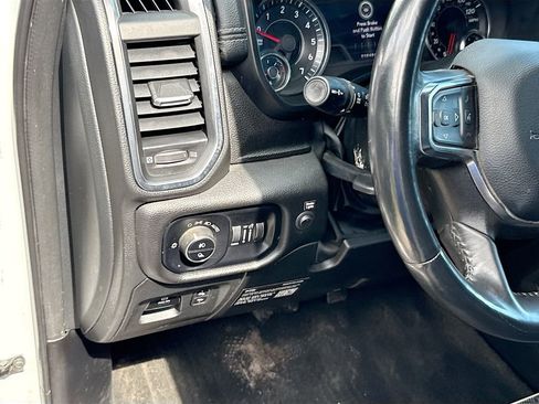 Used 2024 RAM 1500 Laramie AWD/4WD image 11