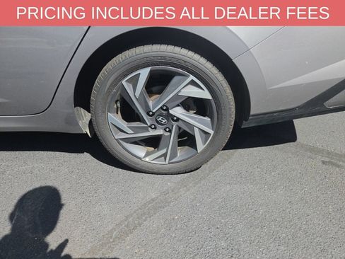 Used 2025 Hyundai Elantra SEL FWD image 10