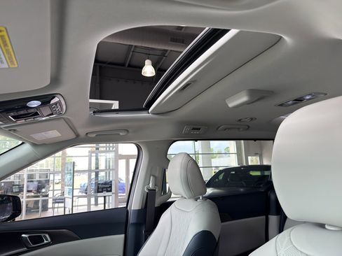 New 2026 Kia Carnival SX w/ SX Dark Edition Package image 13