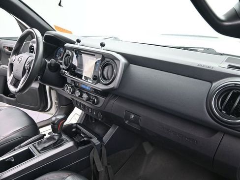 Used 2017 Toyota Tacoma TRD Pro image 23