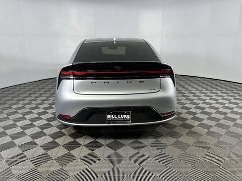 Used 2025 Toyota Prius LE image 8