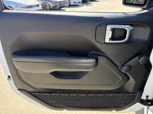 Used 2022 Jeep Wrangler Unlimited Sport image 15