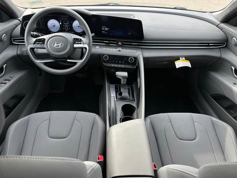 Used 2024 Hyundai Elantra SEL image 8