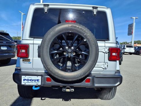 Used 2024 Jeep Wrangler Unlimited Sahara image 22