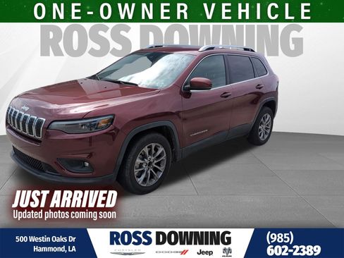 Used 2019 Jeep Cherokee Latitude Plus w/ Comfort/Convenience Group FWD image 1