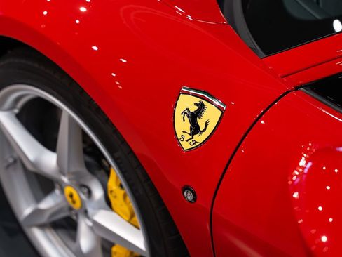 Certified 2021 Ferrari F8 Tributo RWD image 12