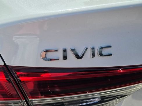 Used 2022 Honda Civic Sport image 5