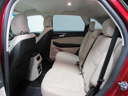 Used 2018 Ford Edge Titanium w/ Technology Package FWD image 15