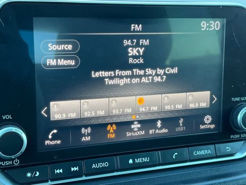 Used 2023 Nissan Rogue S image 20