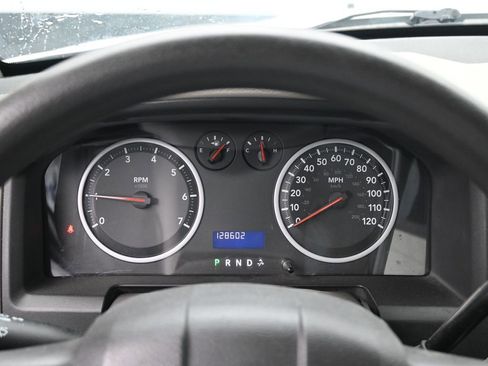 Used 2012 RAM 1500 Express RWD image 12