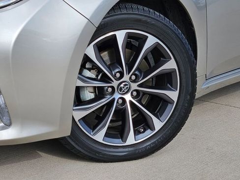 Used 2017 Toyota Avalon XLE image 7