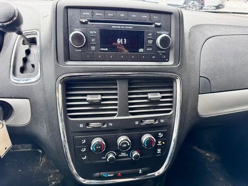 Used 2015 Dodge Grand Caravan SE w/ Quick Order Package 29E SE FWD image 13