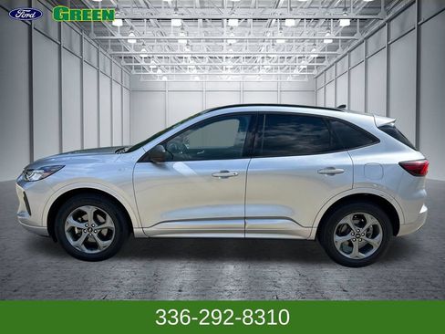 Used 2024 Ford Escape ST-Line AWD/4WD image 2