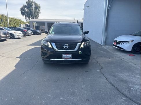 Used 2020 Nissan Pathfinder S image 11