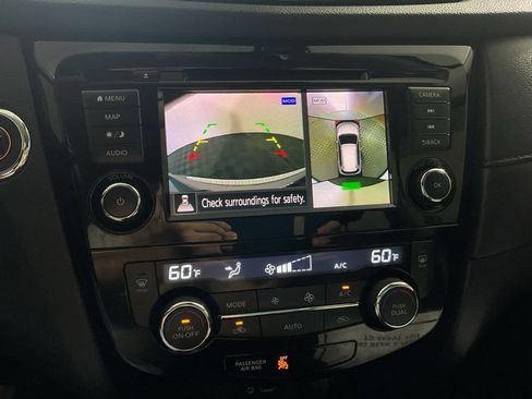 Used 2020 Nissan Rogue SV w/ Sun & Sound Touring Package AWD/4WD image 5
