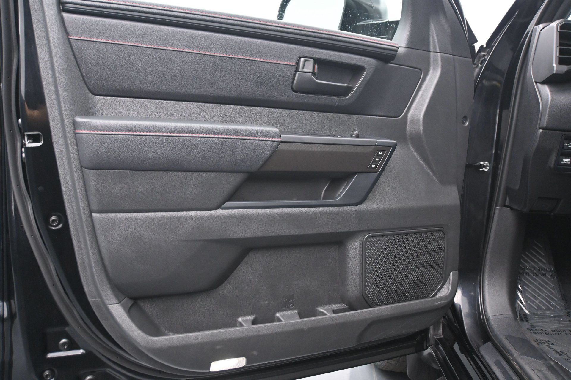 Used 2025 Toyota Sequoia TRD Pro AWD/4WD image 18