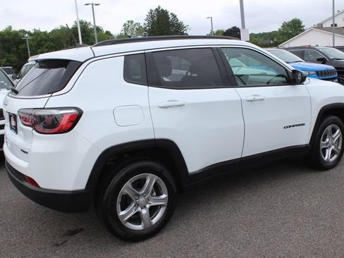 Used 2024 Jeep Compass Latitude AWD/4WD image 27
