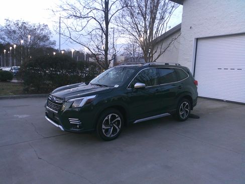 Used 2023 Subaru Forester Touring w/ Popular Package #2 image 8