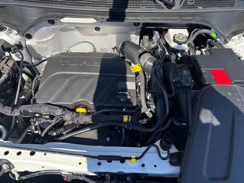 Used 2025 Buick Envista Sport Touring image 31