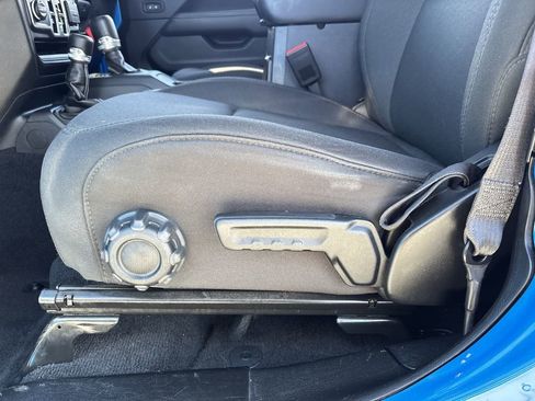 Used 2023 Jeep Wrangler Sahara image 24