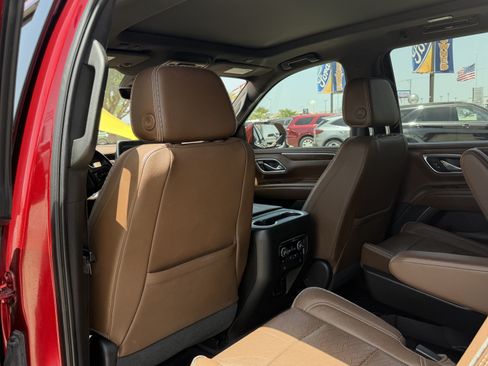 Used 2021 Chevrolet Tahoe High Country w/ Premium Package RWD image 15