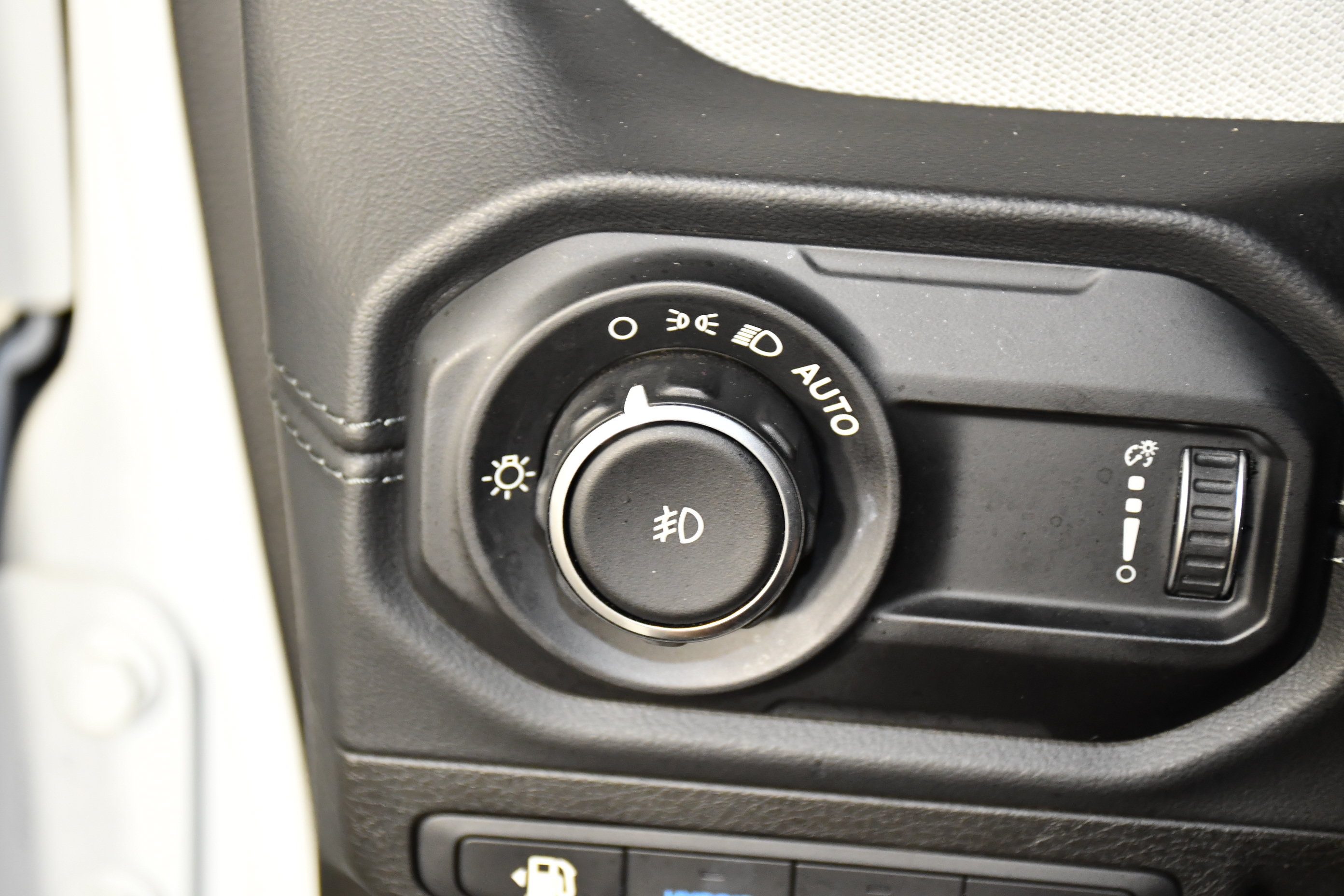 Used 2024 Jeep Wrangler Unlimited Sahara AWD/4WD image 33