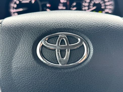 Used 2018 Toyota Tundra SR5 w/ TRD Off Road Package image 28