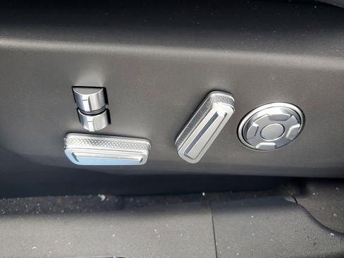 New 2026 Lincoln Nautilus Reserve image 12