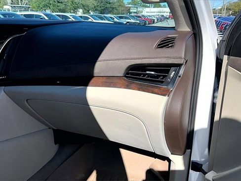 Used 2017 Cadillac Escalade Luxury image 23
