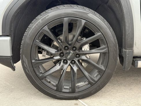 Used 2024 GMC Sierra 1500 Denali Ultimate image 12