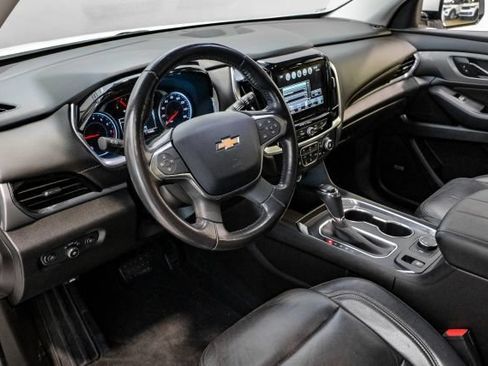 Used 2019 Chevrolet Traverse RS w/ LPO, Floor Liner Package FWD image 5