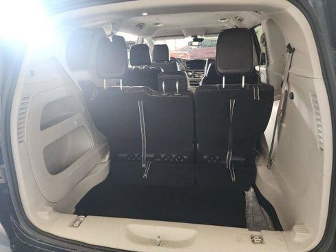 New 2023 Chrysler Pacifica Touring-L FWD image 16