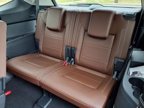 Used 2023 Volkswagen Atlas SE w/ Black Wheel Package image 10