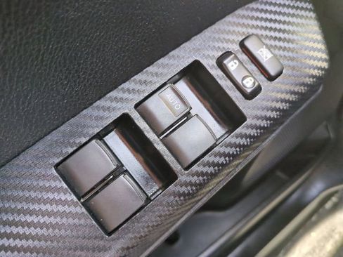 Used 2015 Toyota RAV4 XLE AWD/4WD image 23