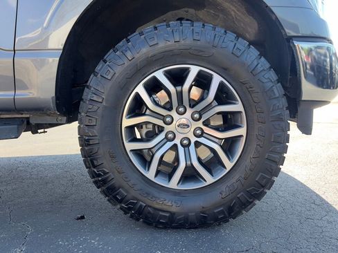 Used 2022 Ford F150 Lariat w/ Trailer Tow Package image 48