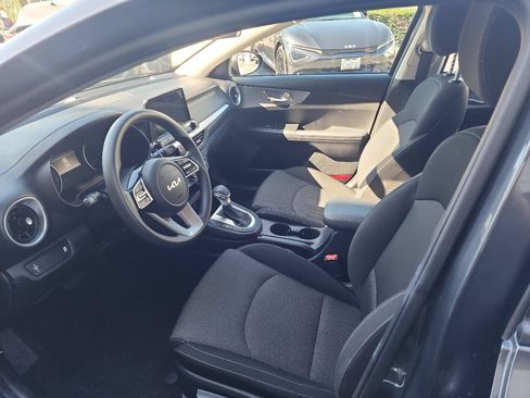 Used 2023 Kia Forte LXS FWD image 7